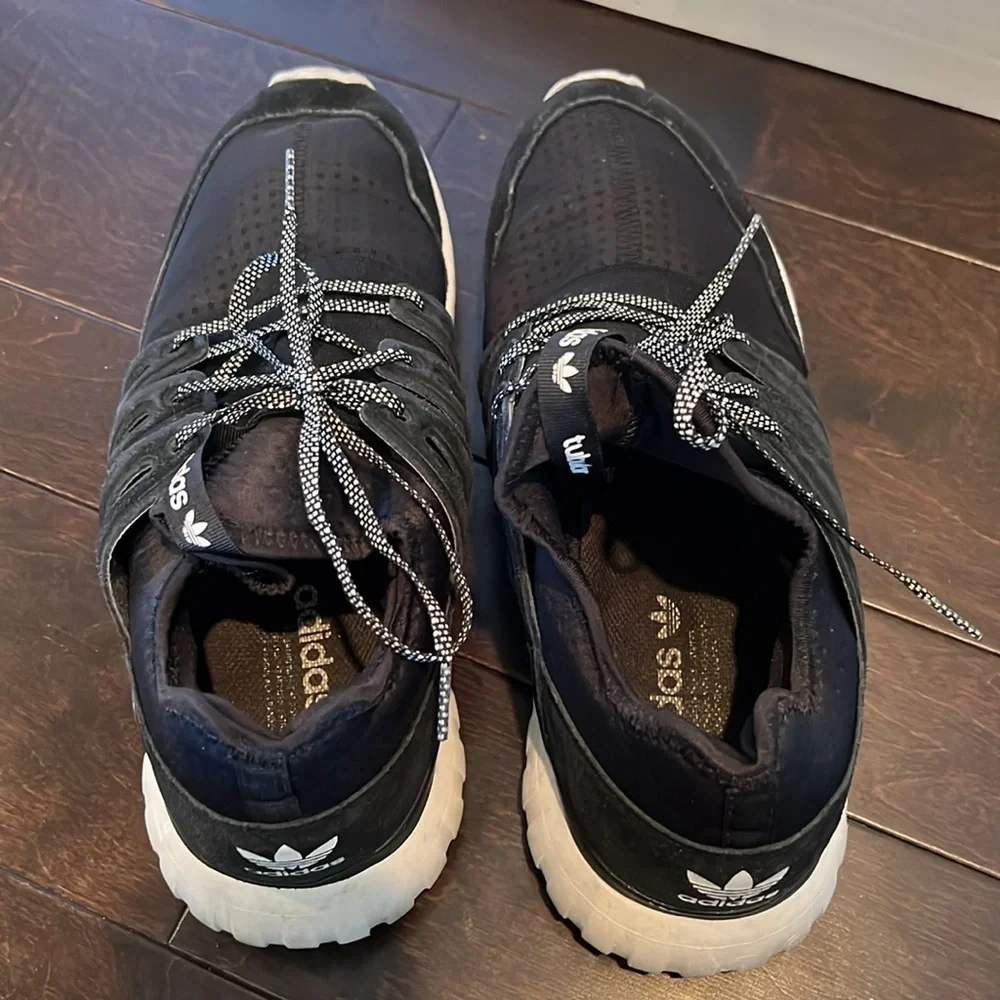 Adidas tubular men’s size 13